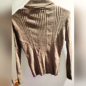 Reference point turtle neck sweater